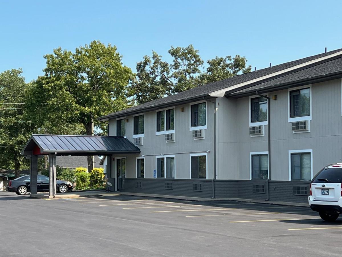 Hilltop Inn & Suites Grove Exterior foto